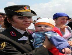 Şehidi 9 aylık oğlu karşıladı